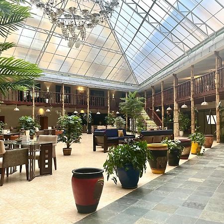 Mackinnon Suites Kampala Dış mekan fotoğraf