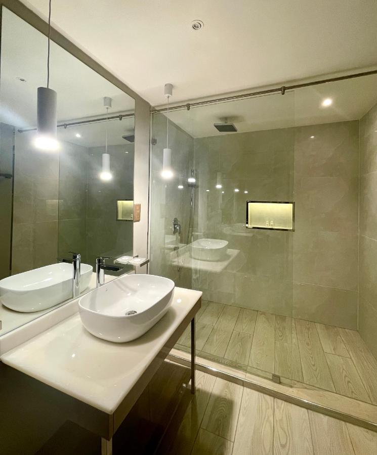 Mackinnon Suites Kampala Dış mekan fotoğraf